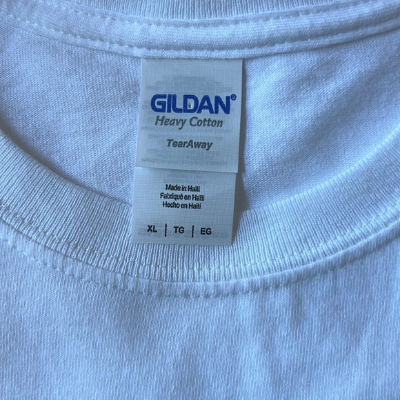 Gildan flag space needle tee NWOT - Picture 8 of 8
